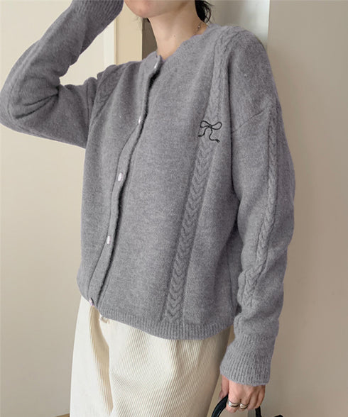 リボンワンポイントニットカーディガン秋冬 レディース パール調ボタン ニットトップス 長袖 ニットアウター クルーネック セーター 韓国風 ベーシック ニット羽織 2HUANYI-001